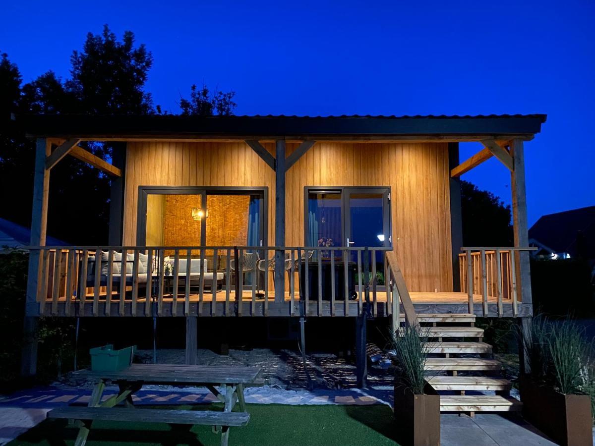 Camping Kleine Belterwijde, Wiede Lodge Met Uitzicht Over Het Water المظهر الخارجي الصورة
