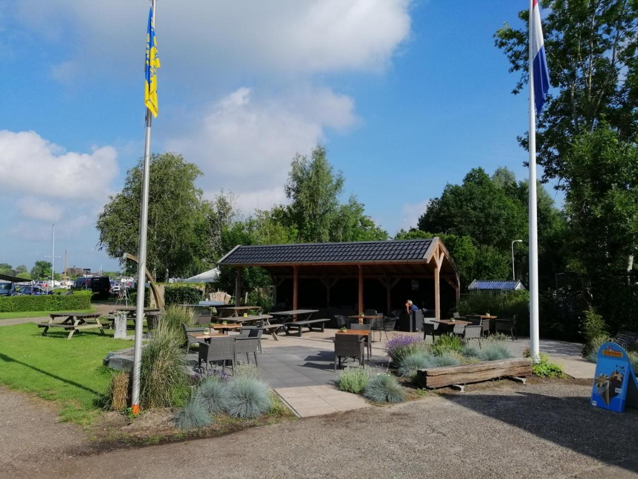 Camping Kleine Belterwijde, Wiede Lodge Met Uitzicht Over Het Water المظهر الخارجي الصورة